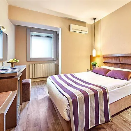 Hotel The New Zeybek 3*