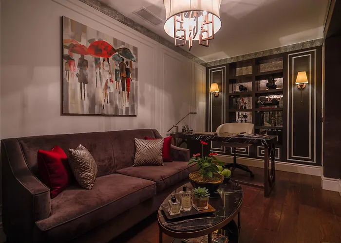 Отель The New Zeybek